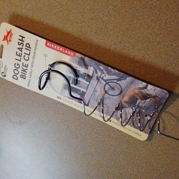 Dog Leash Bike Clip - Picture 2 of 6